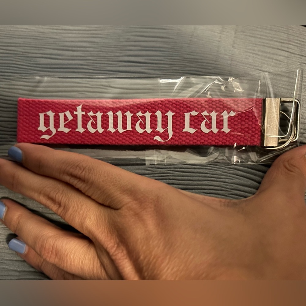 SWIFTIE WRISTLET KEYCHAIN 🫶